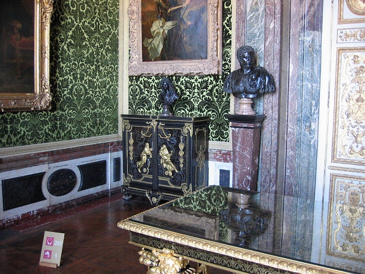022 Versailles room.jpg